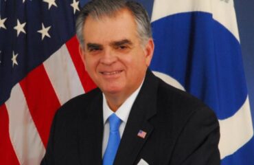 portrait of Ray LaHood